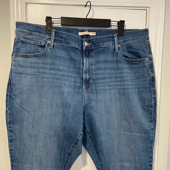 NWT Levi’s Size 20W High Rise Skinny 721 Medium Wash Stretch Classic 5 Pocket - Picture 2 of 12